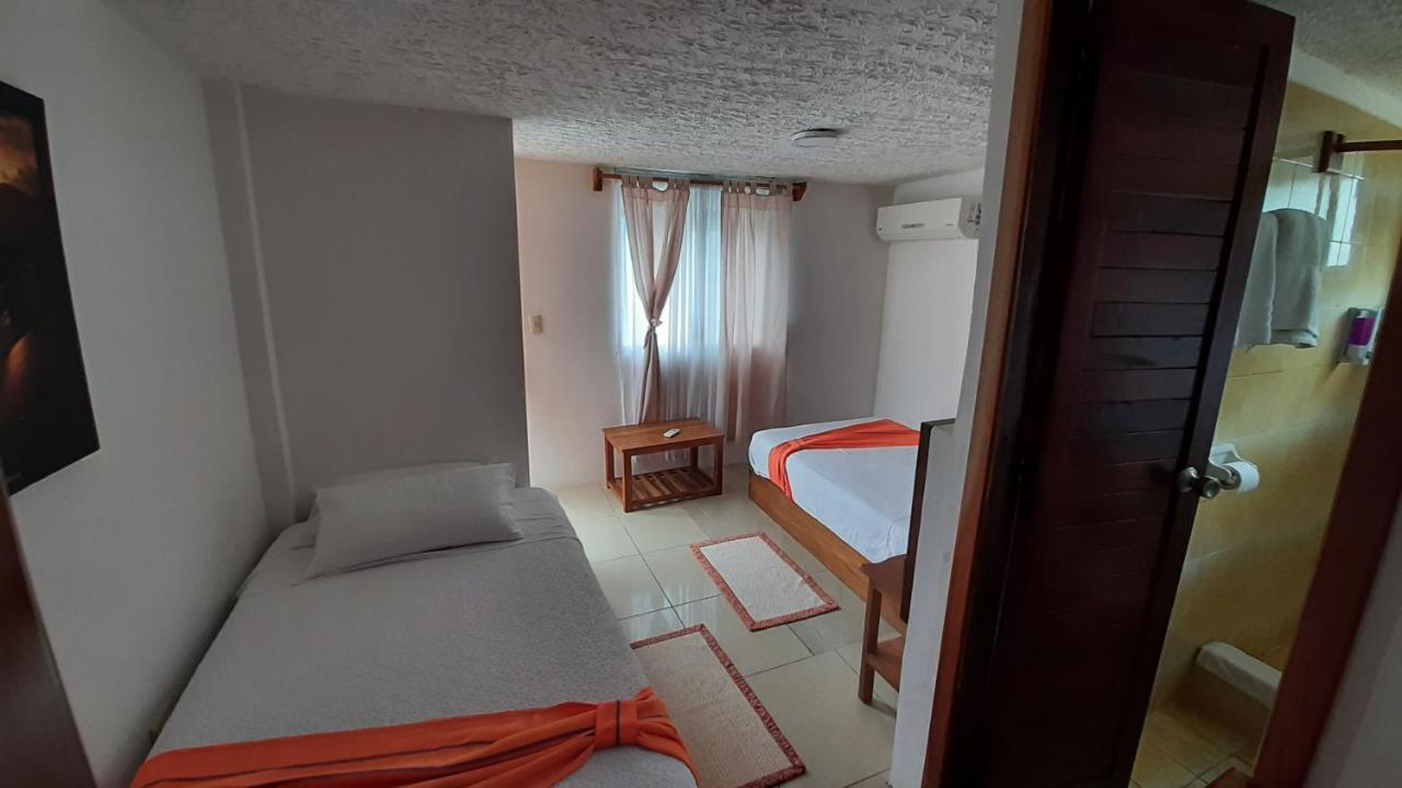 Hostal Tero Real Puerto Villamil Eksteriør bilde